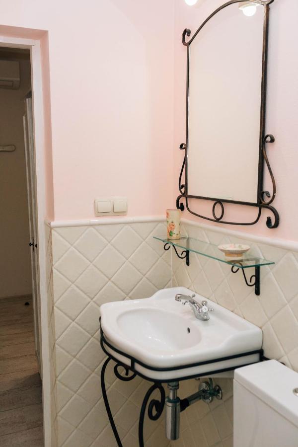 Lambert Hotel Beregszász Kültér fotó